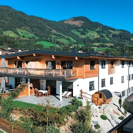 Zillerheart - With Balcony & Mountain View Hébergement de vacances