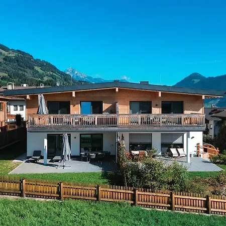 Zillerheart - With Balcony & Mountain View Hébergement de vacances Fügen